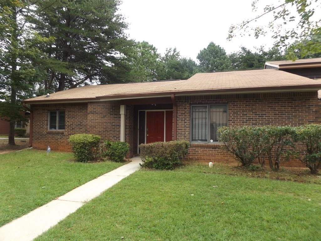 1514 Stoneleigh Circle, Stone Mountain, GA 30088 — most recent listing photo