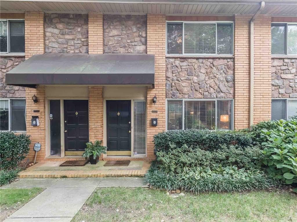 2 bedroom, 1,036 sq ft condominium sold at 100 Biscayne Drive C 2, Atlanta, GA 30309