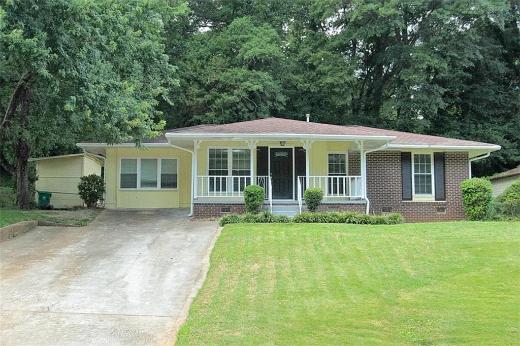 916 Creekdale Drive, Clarkston, GA 30021 — most recent listing photo