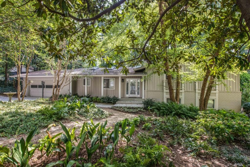 5 bedroom, 3,055 sq ft single family residence sold at 4332 Berkford Circle, Brookhaven, GA 30319