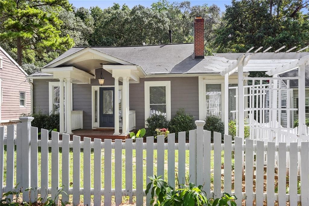 4 bedroom, 1,692 sq ft single family residence sold at 233 Rockyford Road, Atlanta, GA 30317