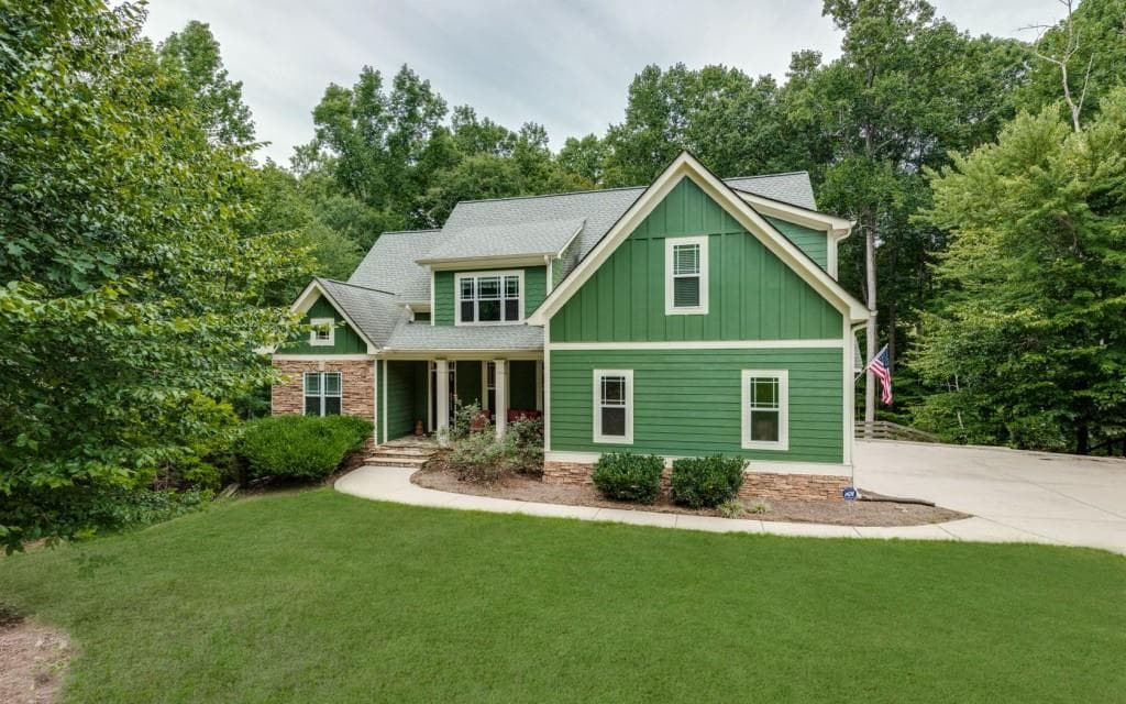 6 bedroom, 3,785 sq ft single family residence sold at 212 Autumn Brook Drive, Canton, GA 30115
