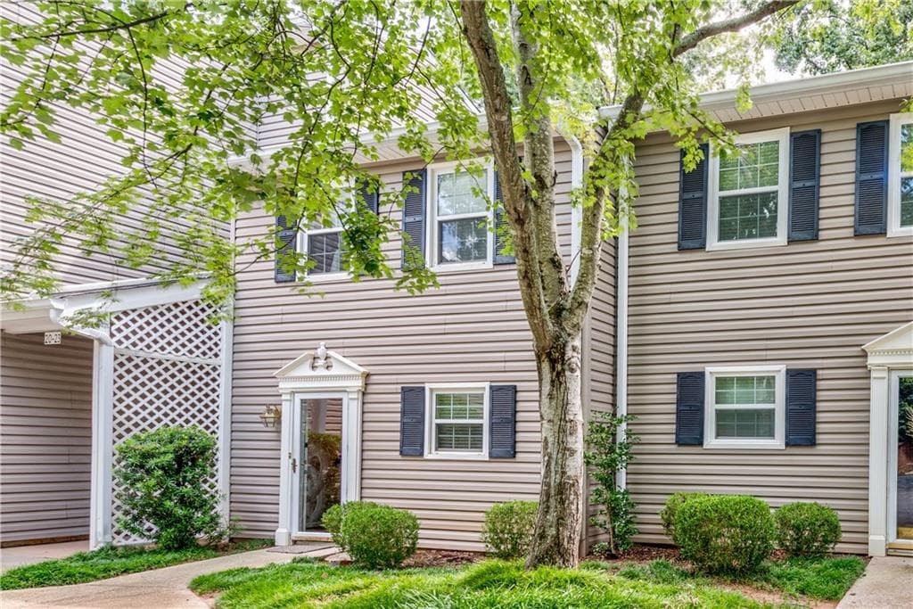 2 bedroom, 1,406 sq ft townhouse sold at 1750 Clairmont Road 24, Decatur, GA 30033