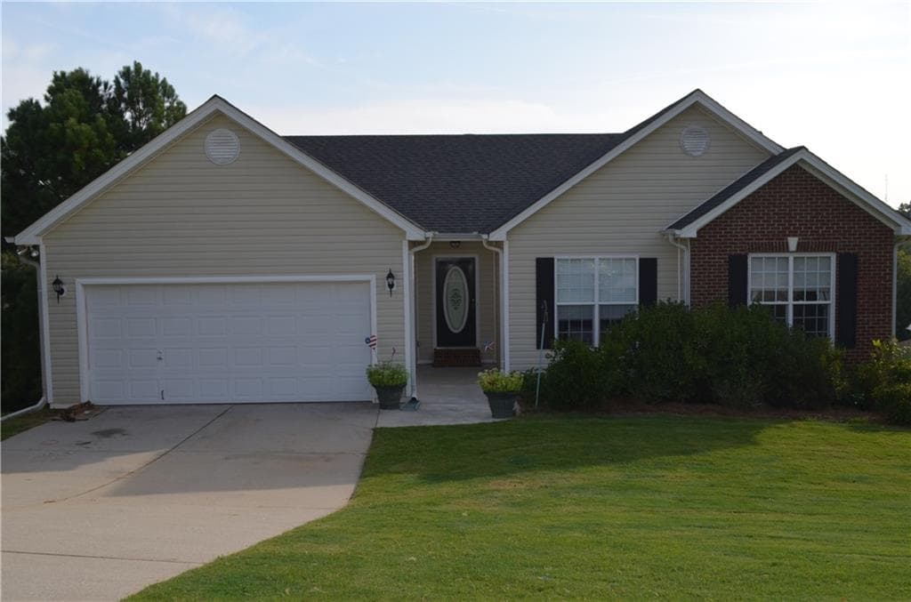 3 bedroom, 1,720 sq ft single family residence sold at 486 Jasmine Drive, Winder, GA 30680