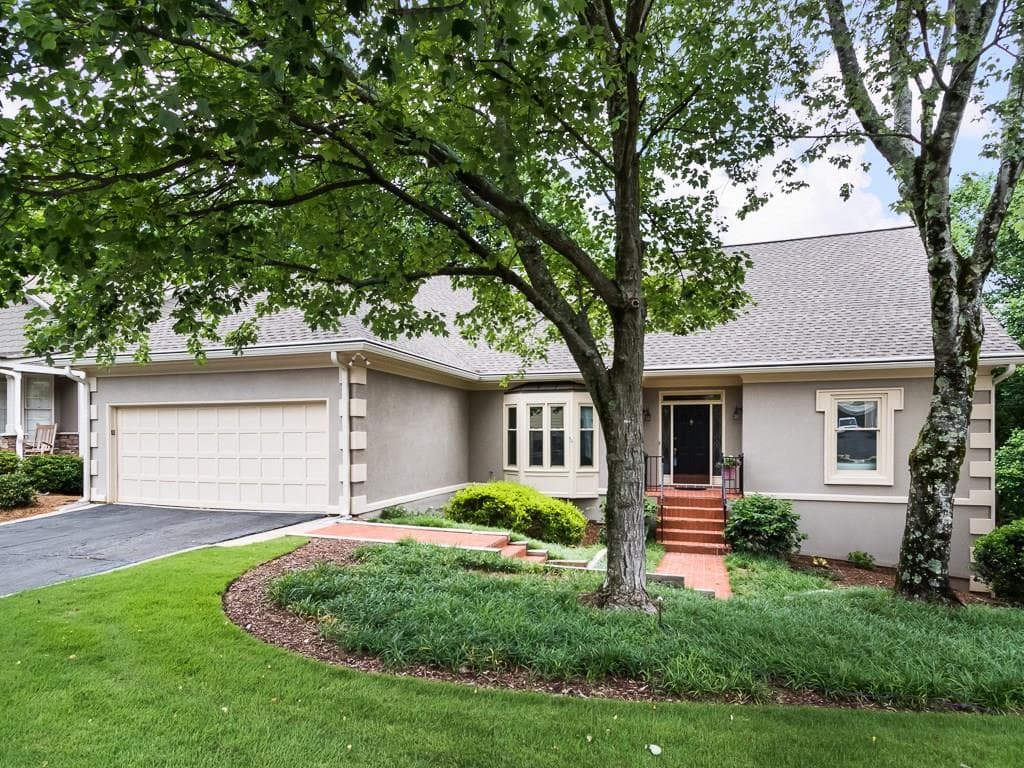 42 Ridgemere Trace, Sandy Springs, GA 30328 — most recent listing photo
