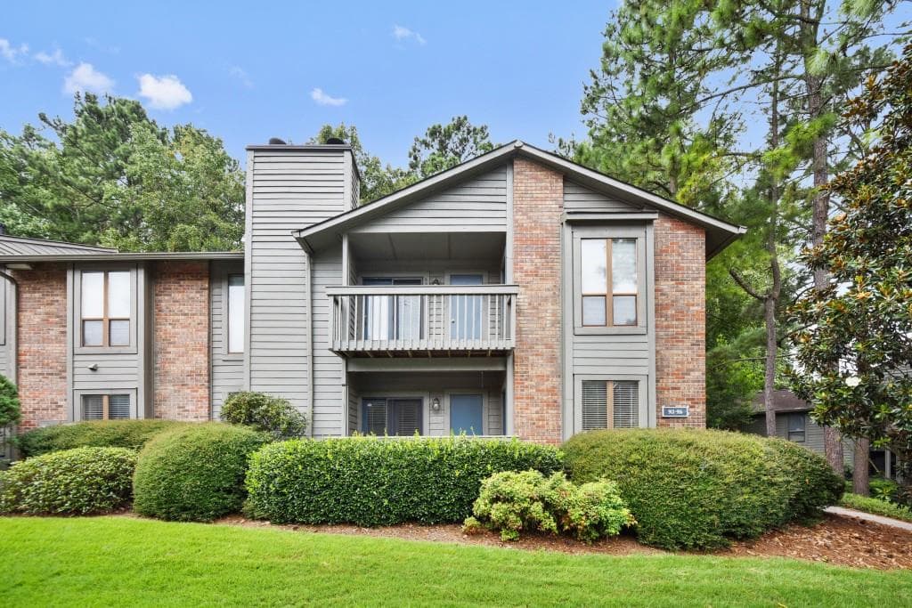 2 bedroom, 1,178 sq ft condominium sold at 913 Tuxworth Circle, Decatur, GA 30033