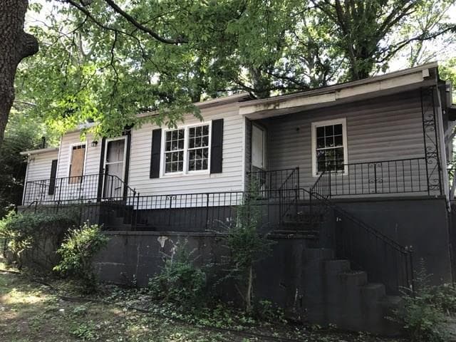 4 bedroom, 1,662 sq ft single family residence sold at 1379 Byrere Terrace, Atlanta, GA 30310