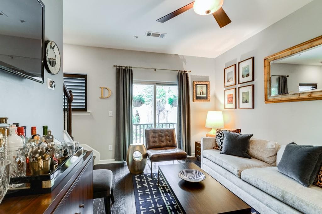 2 bedroom, 1,140 sq ft townhouse sold at 215 Semel Drive 462, Atlanta, GA 30309