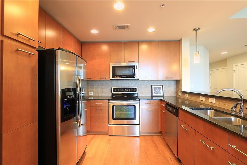 2 bedroom, 1,527 sq ft condominium sold at 3300 Windy Ridge Parkway 911, Atlanta, GA 30339