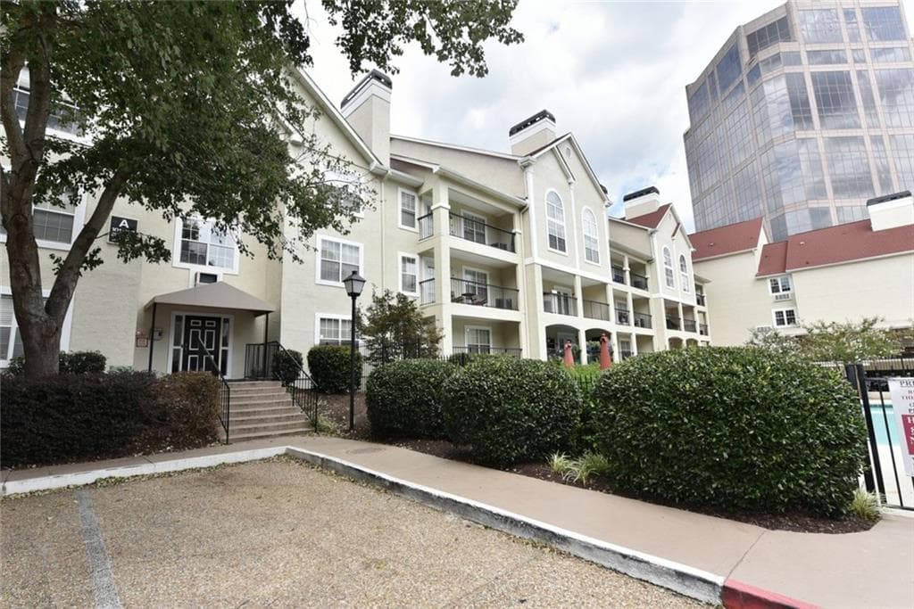 2 bedroom, 981 sq ft condominium sold at 3655 Habersham Road 242, Atlanta, GA 30305