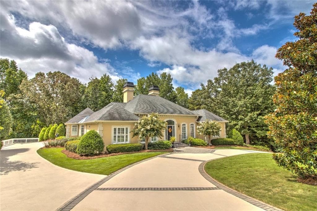 2900 CLUB Place, Gainesville, GA 30506 — most recent listing photo