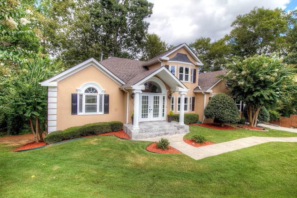 5 bedroom, 2,698 sq ft single family residence sold at 550 Spring Gate Lane, Alpharetta, GA 30009
