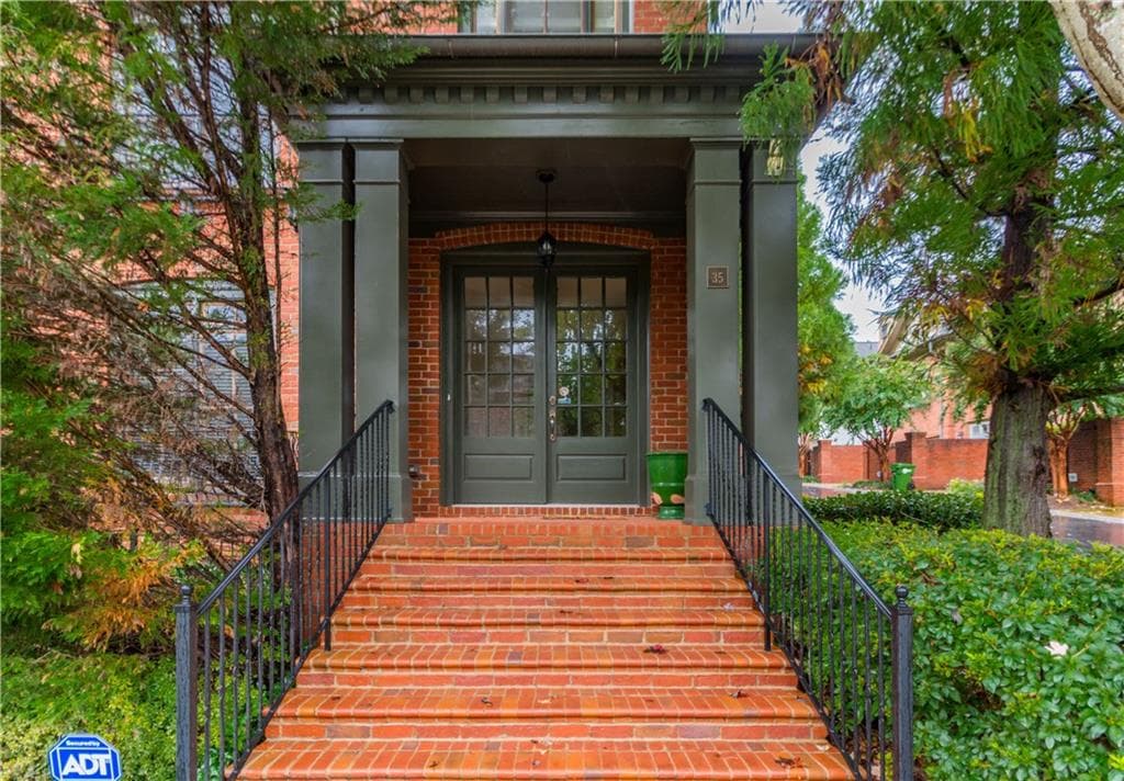 3 bedroom, 2,734 sq ft townhouse sold at 3127 Lenox Road 35, Atlanta, GA 30324