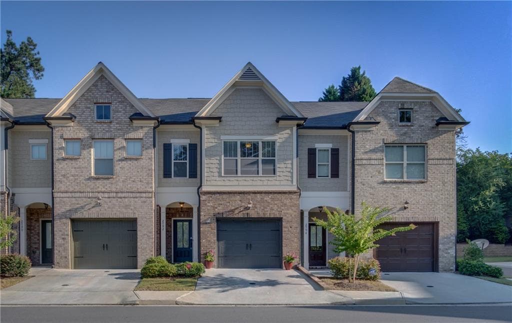 3 bedroom, 2,035 sq ft townhouse sold at 2792 Archway Lane, Brookhaven, GA 30341