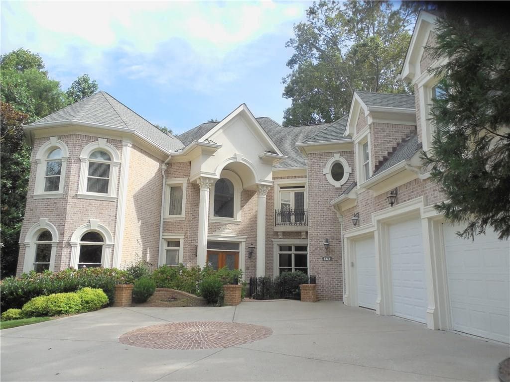 6 bedroom single family residence sold at 775 Aran Drive, Roswell, GA 30076