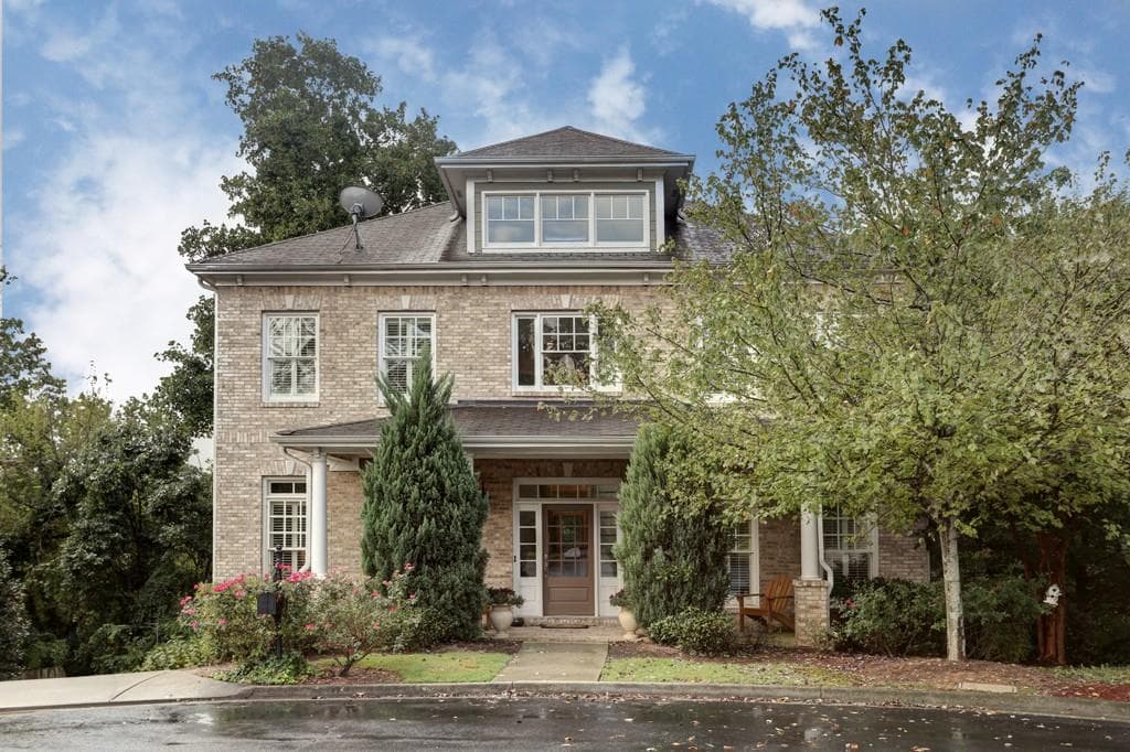 3 bedroom, 3,146 sq ft single family residence sold at 623 Darlington Commons Court, Atlanta, GA 30305