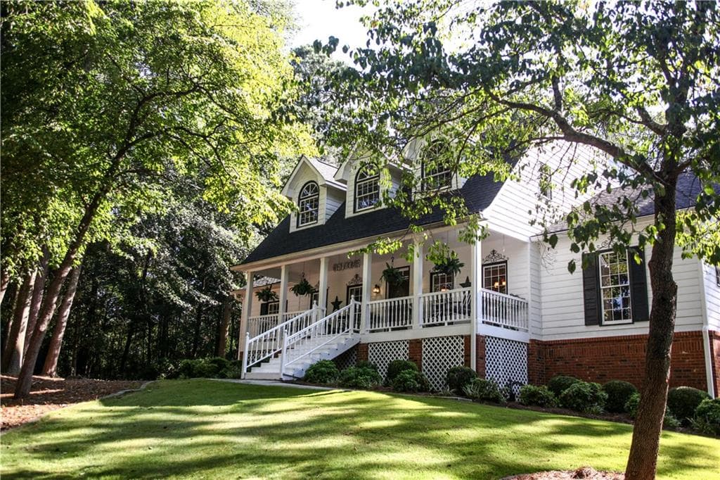 5 bedroom, 3,000 sq ft single family residence sold at 4740 Matthews Park Drive, Snellville, GA 30039