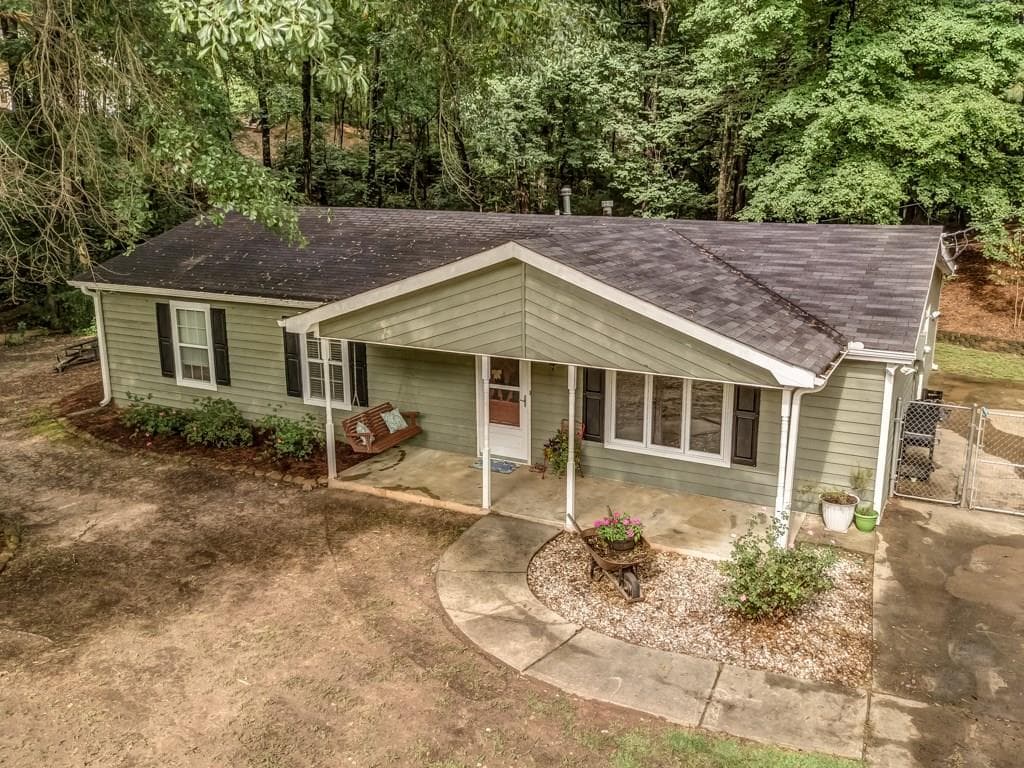 3 bedroom, 1,350 sq ft single family residence sold at 779 Holly Street, Canton, GA 30114