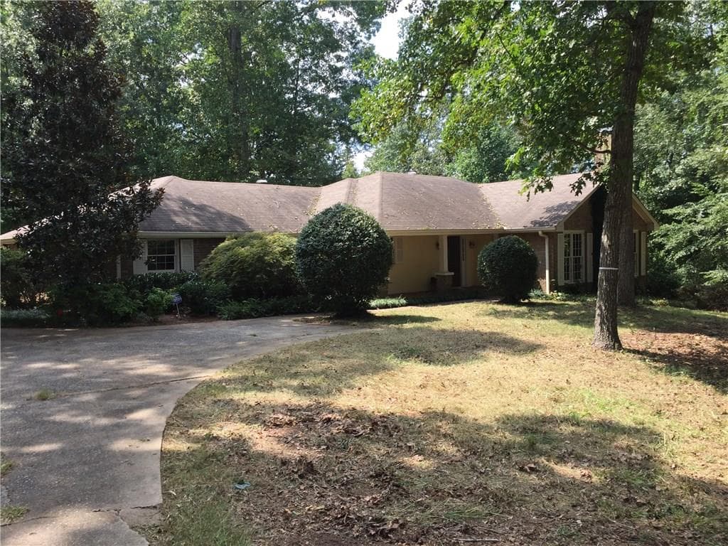 10520 Woodstock Road, Roswell, GA 30075 — most recent listing photo
