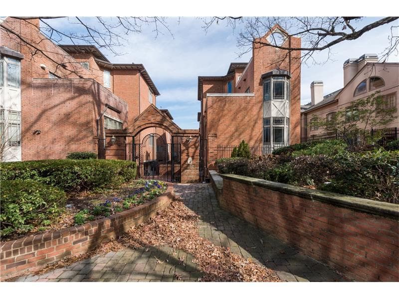 3 bedroom, 3,625 sq ft townhouse sold at 1 Pritchard Way, Atlanta, GA 30326