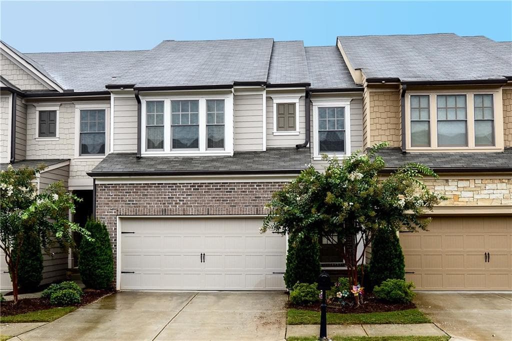 4 bedroom, 2,304 sq ft townhouse sold at 1270 Township Circle, Alpharetta, GA 30004