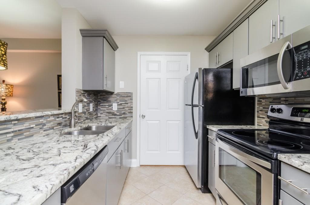 1 bedroom, 730 sq ft condominium sold at 1074 Peachtree Walk B219, Atlanta, GA 30309