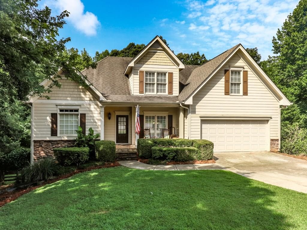 5 bedroom, 3,352 sq ft single family residence sold at 300 Oak Hill Lane, Canton, GA 30115