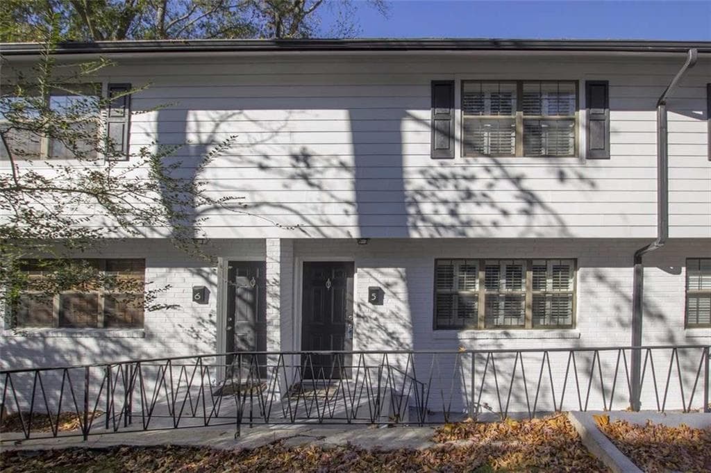 2 bedroom, 1,064 sq ft townhouse sold at 1685 Briarcliff Road 5, Atlanta, GA 30306