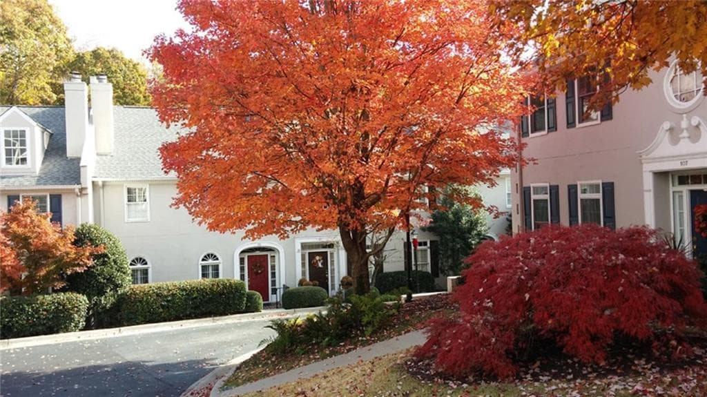 2 bedroom, 2,563 sq ft condominium sold at 112 Paces Run, Atlanta, GA 30339