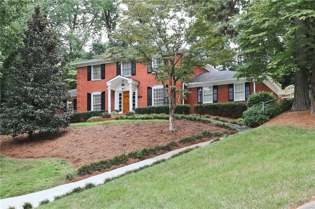 4 bedroom, 2,790 sq ft single family residence sold at 1781 Stonecliff Court, Decatur, GA 30033