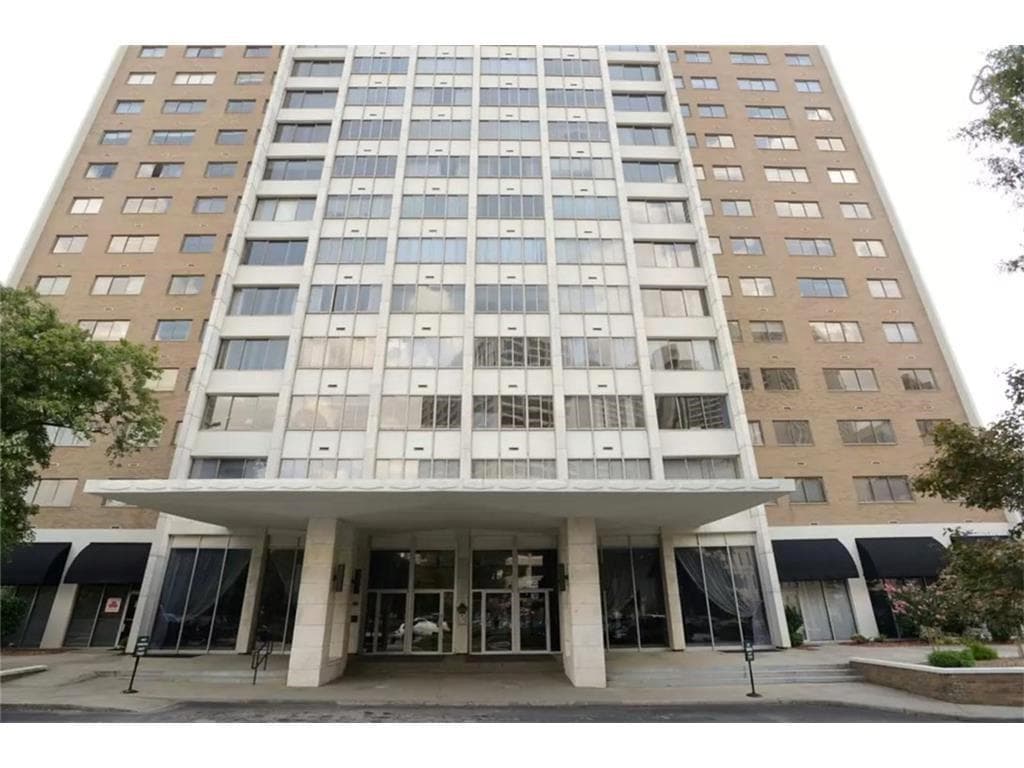 2 bedroom, 1,181 sq ft condominium sold at 215 Piedmont Avenue 1205, Atlanta, GA 30308