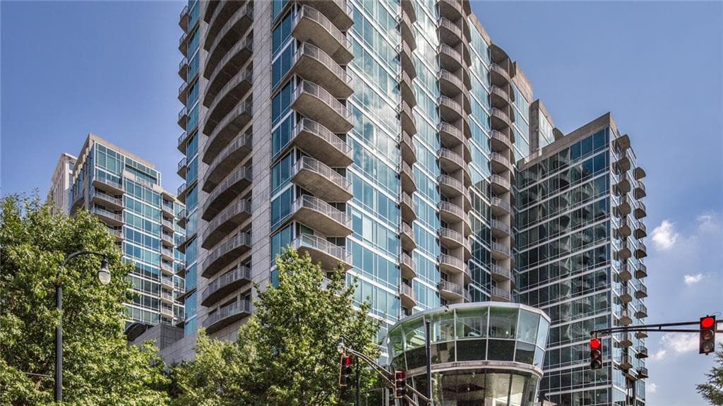 1 bedroom, 696 sq ft condominium sold at 943 Peachtree Street 1803, Atlanta, GA 30309