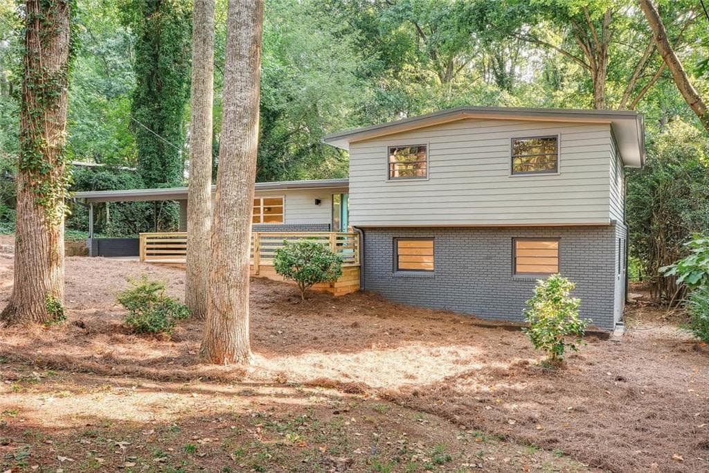 4 bedroom, 1,975 sq ft single family residence sold at 3507 Chestnut Drive, Atlanta, GA 30340