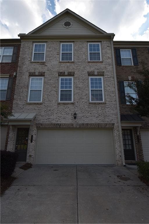 3206 Greenwood Oak Drive, Peachtree Corners, GA 30092 — most recent listing photo