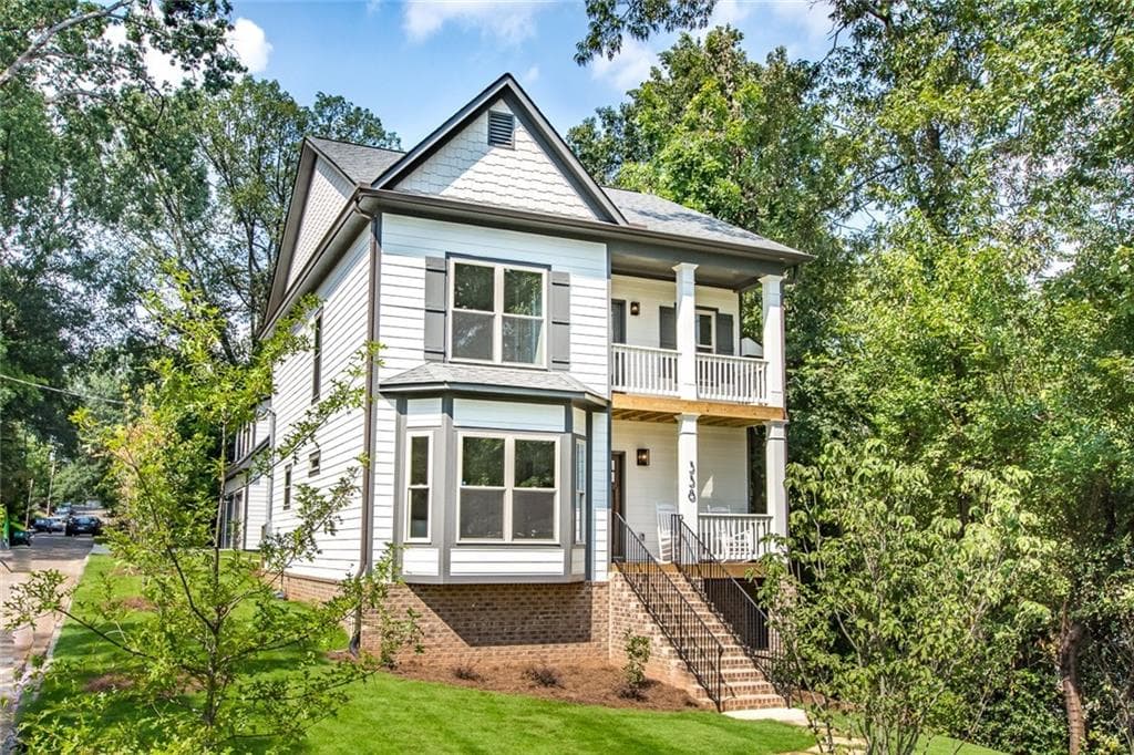 5 bedroom, 3,355 sq ft single family residence sold at 338 7th Street, Atlanta, GA 30308