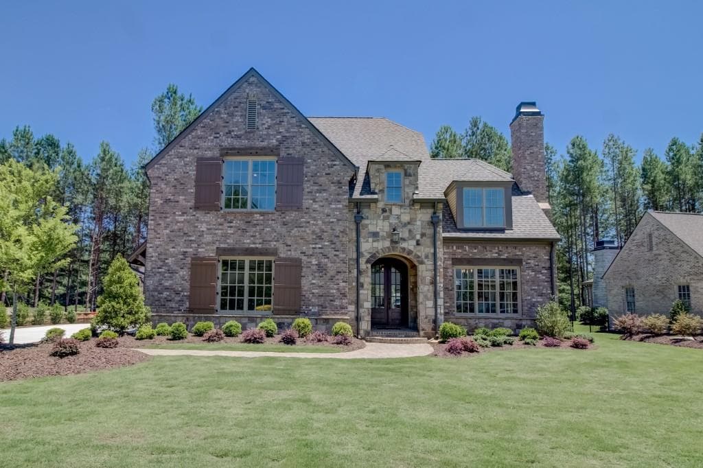 4 bedroom, 4,418 sq ft single family residence sold at 4821 Hanalei Hollow, Suwanee, GA 30024