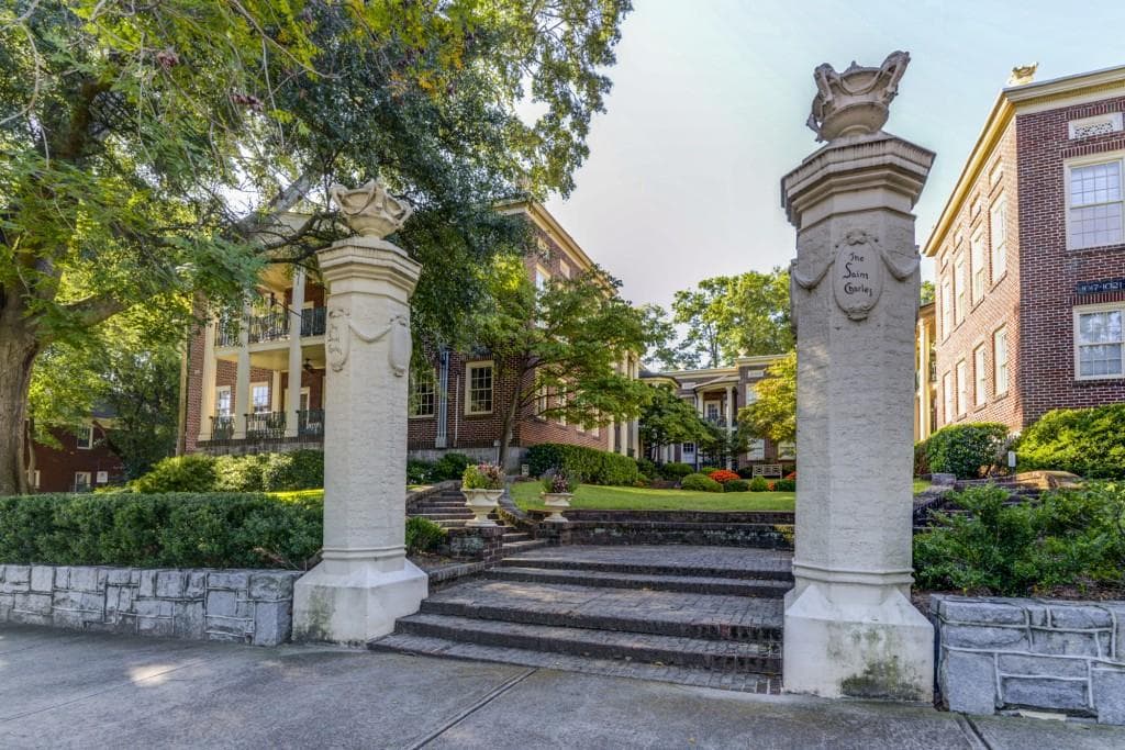 2 bedroom, 1,240 sq ft condominium sold at 1027 St Charles Avenue B, Atlanta, GA 30306