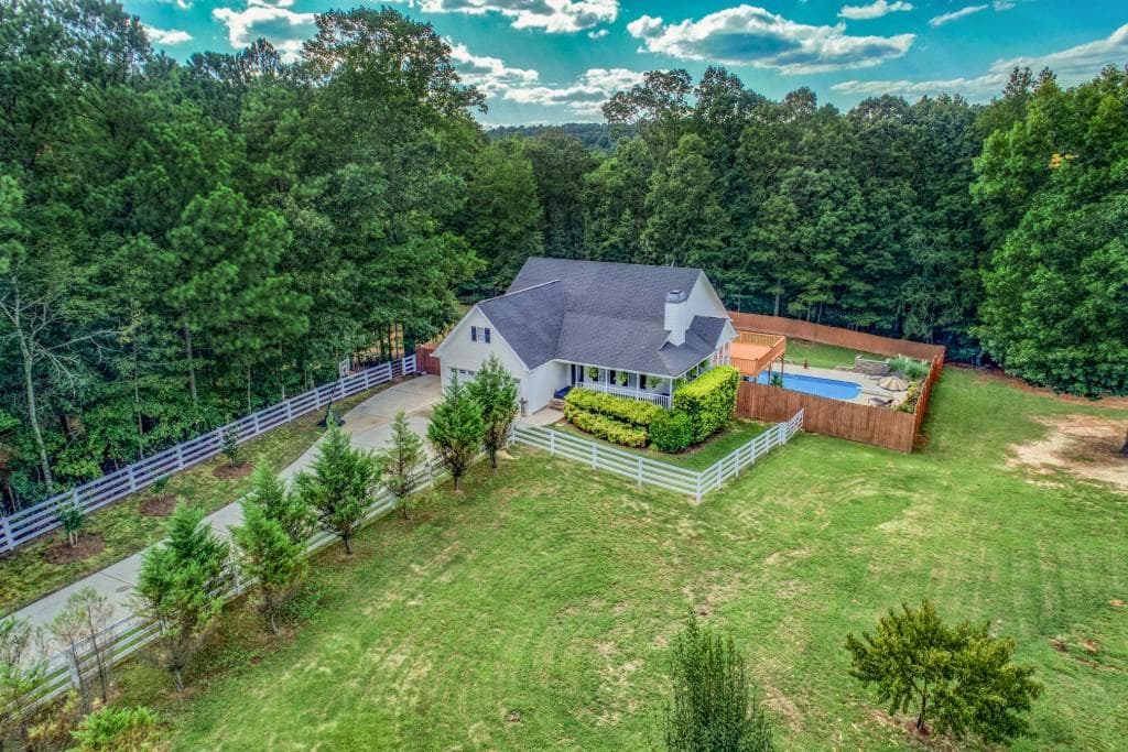 3 bedroom, 1,855 sq ft single family residence sold at 7575 Florence Road, Douglasville, GA 30135