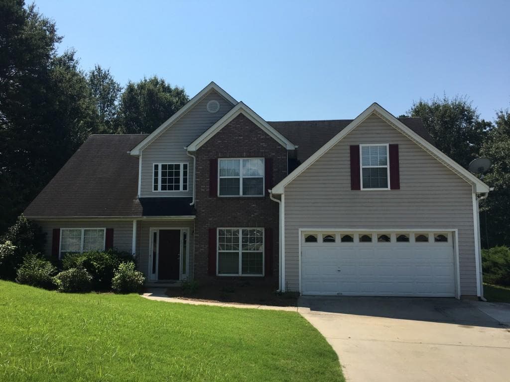 4 bedroom, 2,176 sq ft single family residence sold at 7005 Litany Court, Flowery Branch, GA 30542