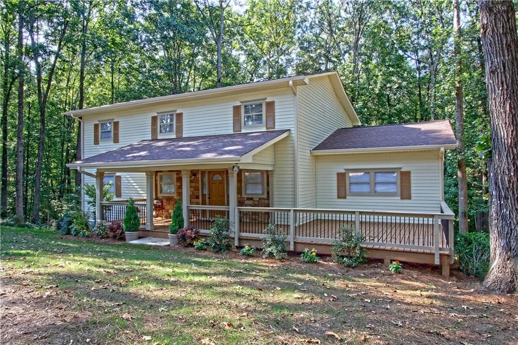 6 bedroom, 4,192 sq ft single family residence sold at 5590 June Ivey Road, Bethlehem, GA 30620