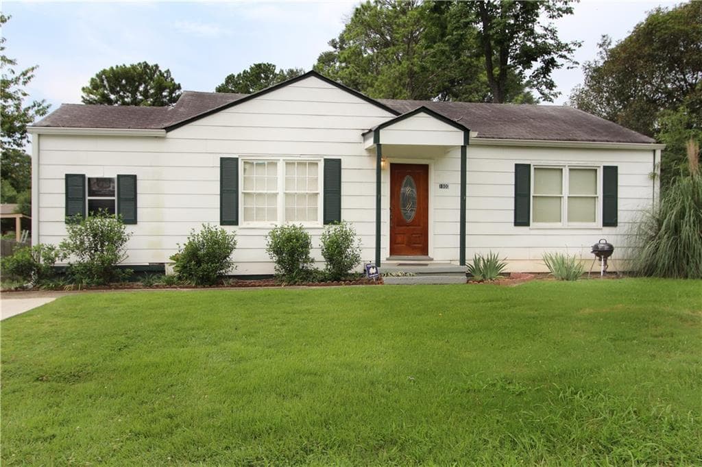 1900 Clearwater Drive, Marietta, GA 30067 — most recent listing photo