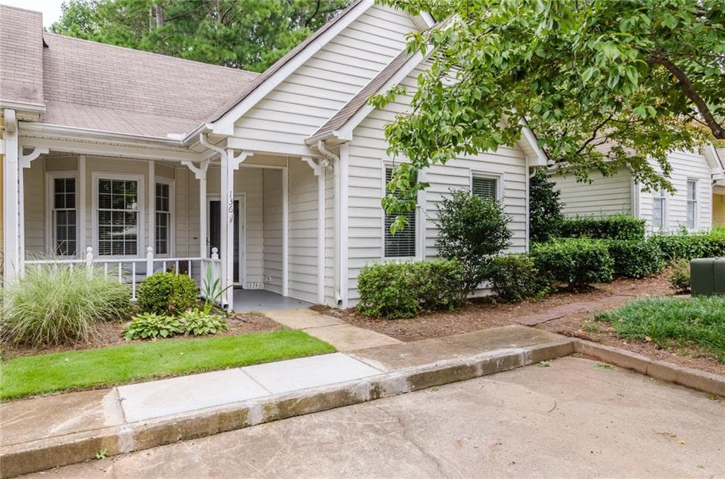 136 Victoria Way, Roswell, GA 30075 — most recent listing photo