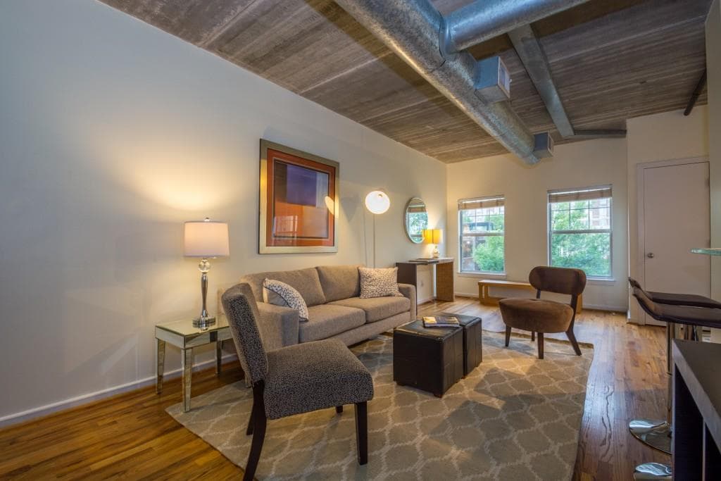 2 bedroom, 1,181 sq ft condominium sold at 800 Peachtree Street 1216, Atlanta, GA 30308