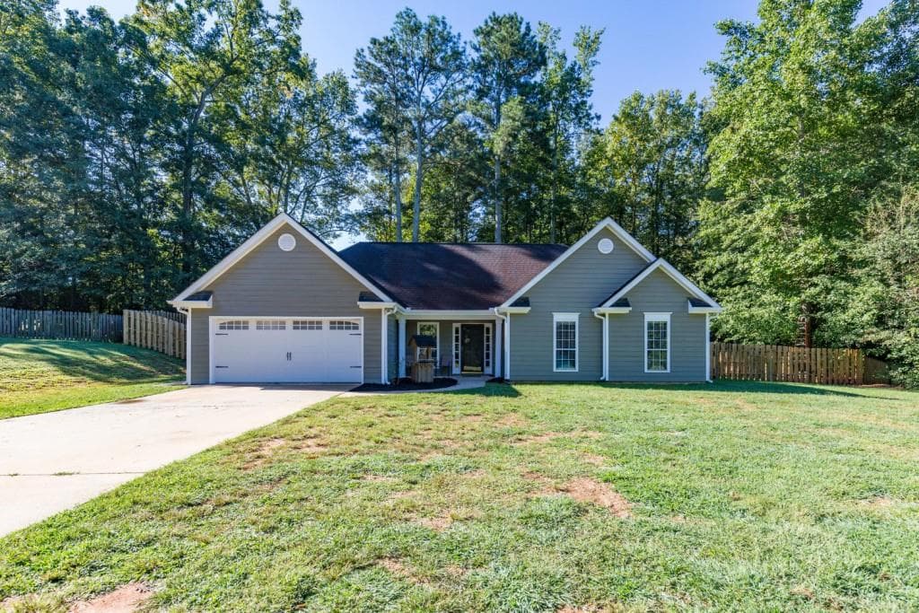 3 bedroom, 1,444 sq ft single family residence sold at 5785 Shannon Drive, Cumming, GA 30040