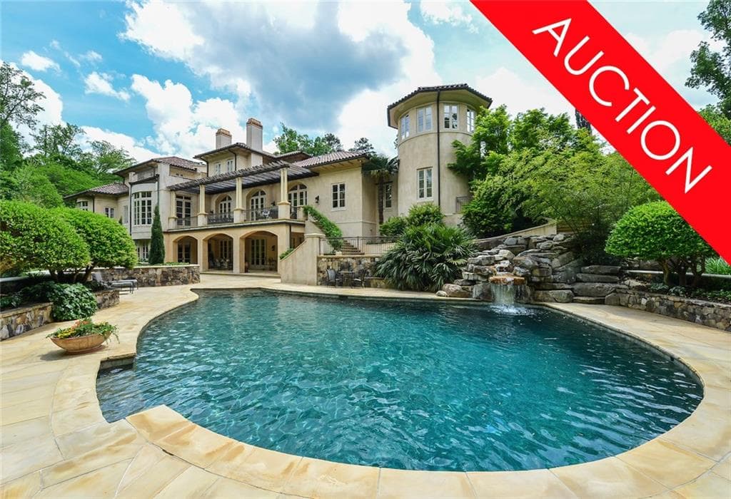 5 bedroom, 12,465 sq ft single family residence sold at 8200 Jett Ferry Road, Atlanta, GA 30350