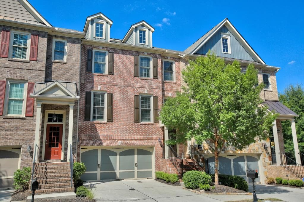 4 bedroom, 3,565 sq ft townhouse sold at 2025 Eagle Ridge, Roswell, GA 30076