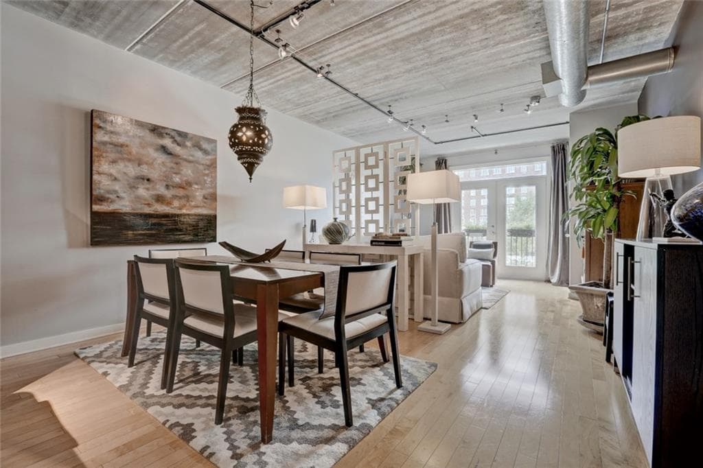 1 bedroom, 1,094 sq ft condominium sold at 800 Peachtree Street 1410, Atlanta, GA 30308