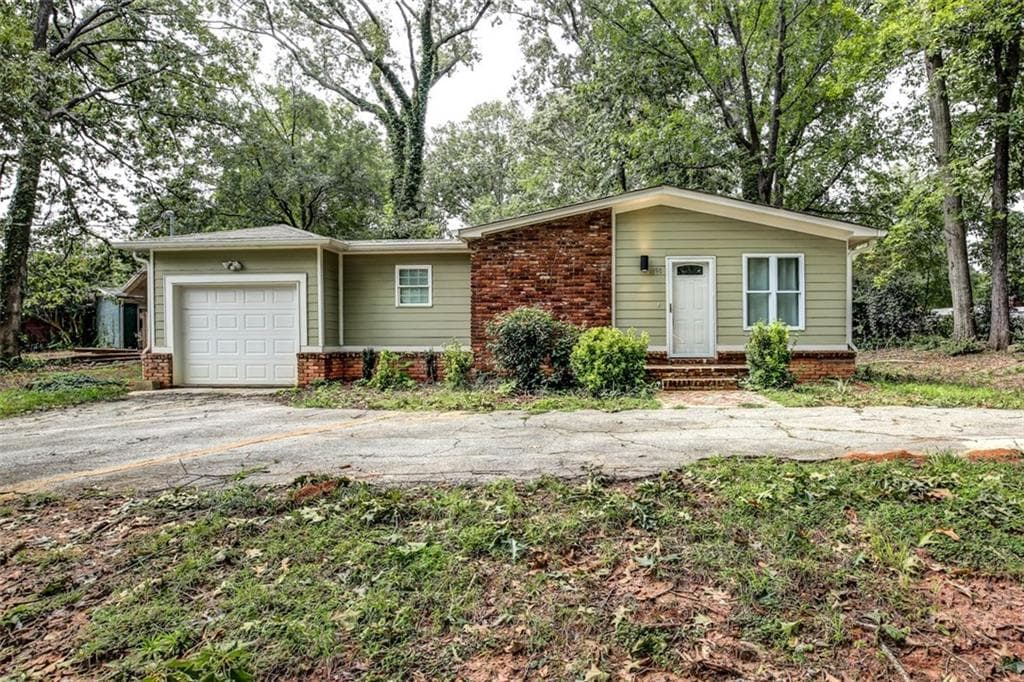 3 bedroom, 1,521 sq ft single family residence sold at 1990 Rogers Avenue, Atlanta, GA 30310
