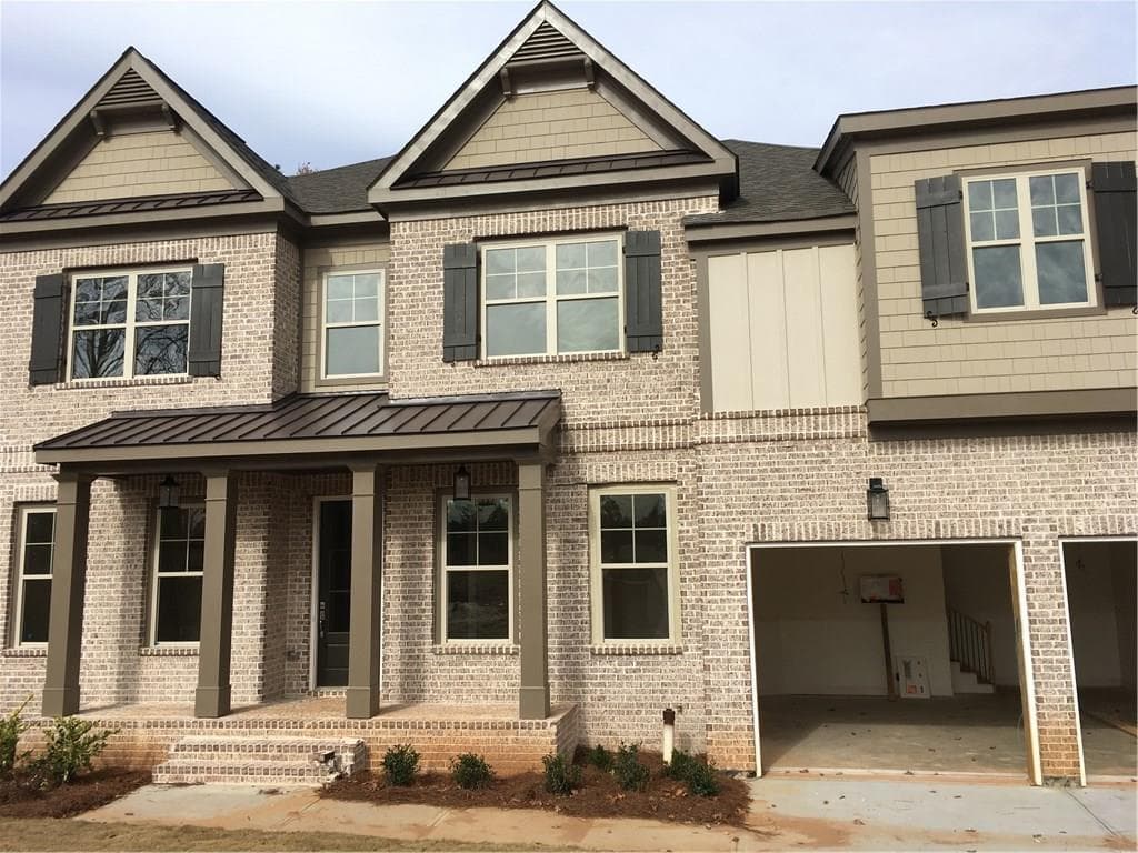 4 bedroom, 3,497 sq ft single family residence sold at 12085 Castleton Court, Alpharetta, GA 30022