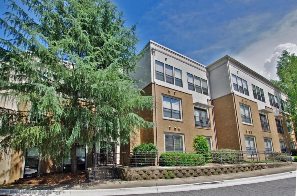 2 bedroom, 900 sq ft condominium sold at 821 Ralph McGill Boulevard 2414, Atlanta, GA 30306